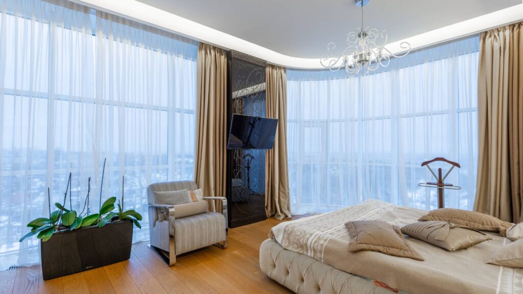 What are the benefits of made to measure curtains?